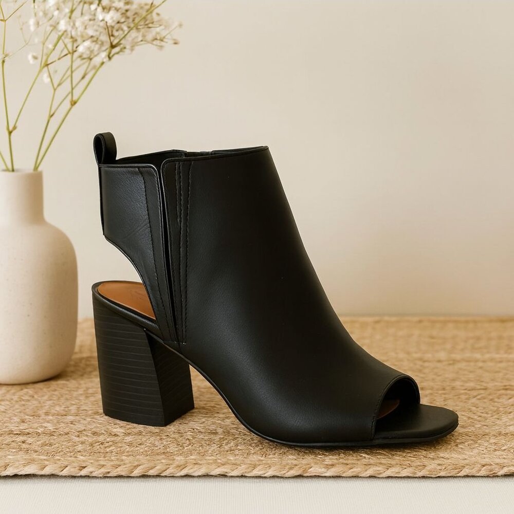 Pink Lily Peep Toe Ankle Booties Black Size 8.5 Chunky Block Heel Faux Leather